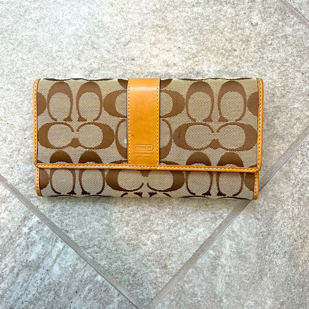 Coach wallet - Picture 1 of 3